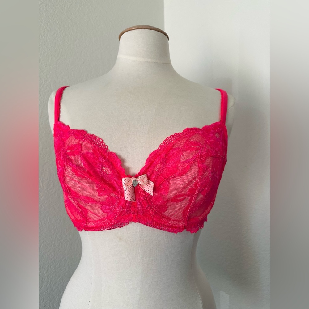 Victoria’s Secret Body by Victoria unlined demi hot pink 36D